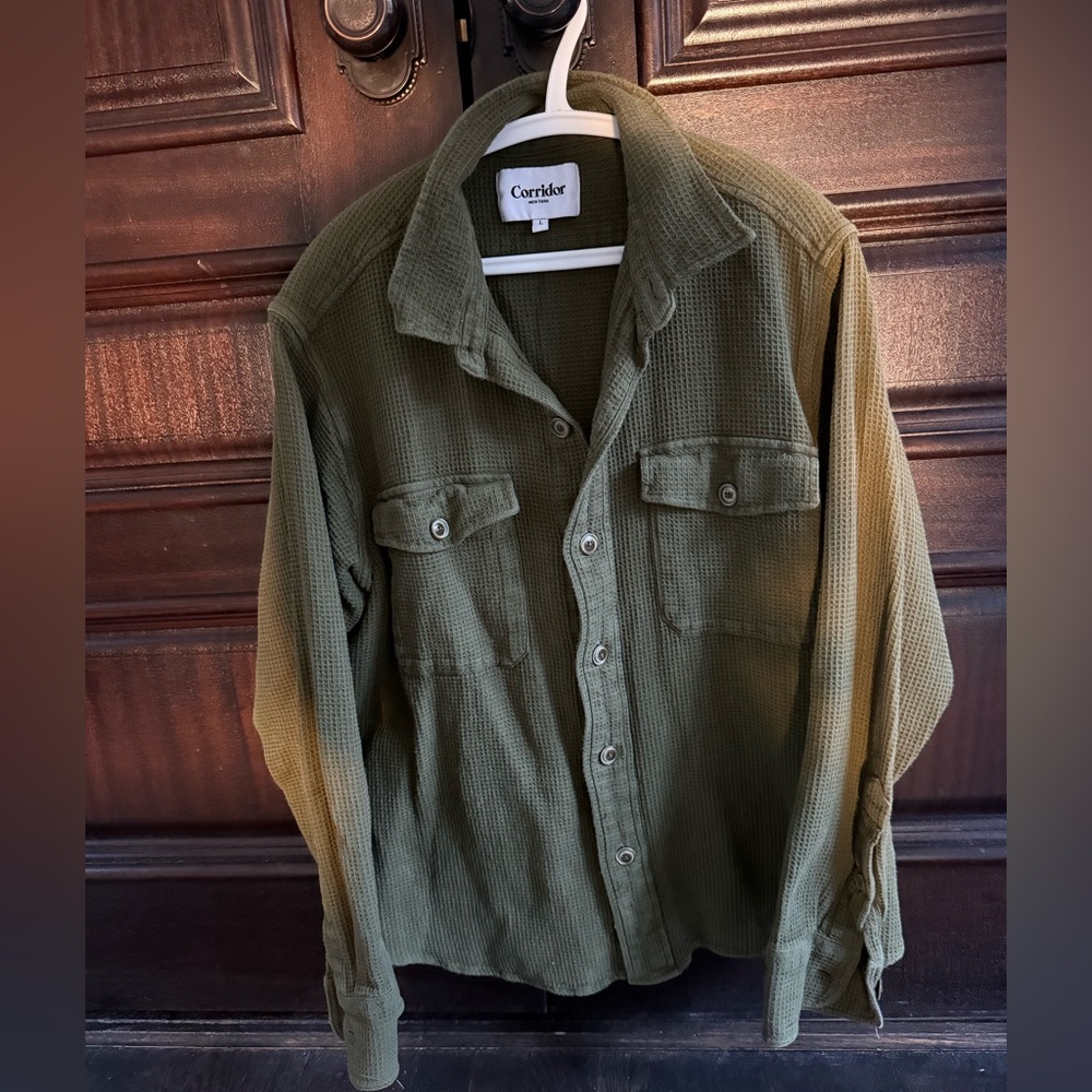 EXCELLENT CONDITION Corridor Olive Textured Button-Up Shirt